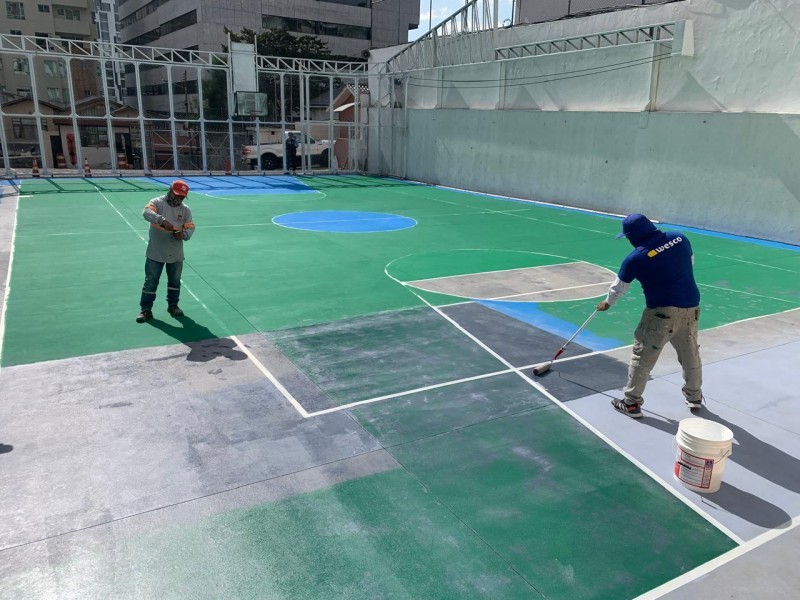 Mantenimiento de Pintura de Canchas Deportivas en la Unidad Educativa La Dolorosa de Quito