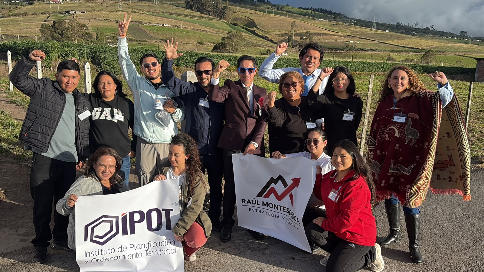 Participantes junto a Raúl Montesdeoca